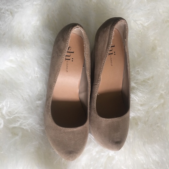 Wedge Tan booties - Picture 1 of 5